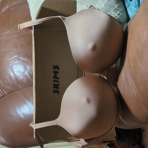 Skims nipple bra in tan color size 38DD